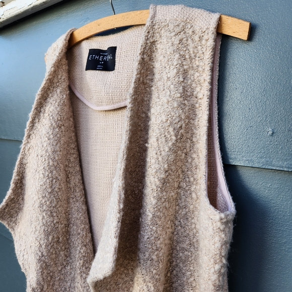 Ethereal Los Angeles Cream Textured Open Front Vest - Size Small - Picture 2 of 9